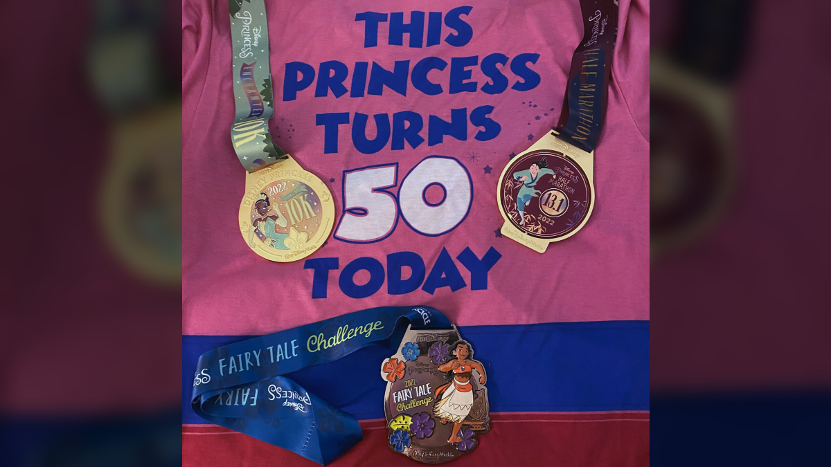 Disney Princess 5K Half Marathon Cinderella Running 2022 Race outlets Medal Blue NEW