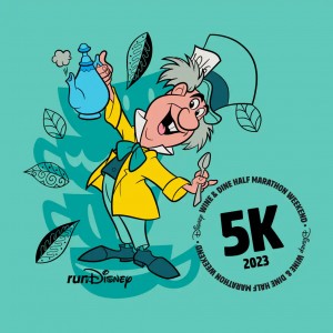 runDisney Wine & Dine 2023 Costumes: Alice in Wonderland 5K